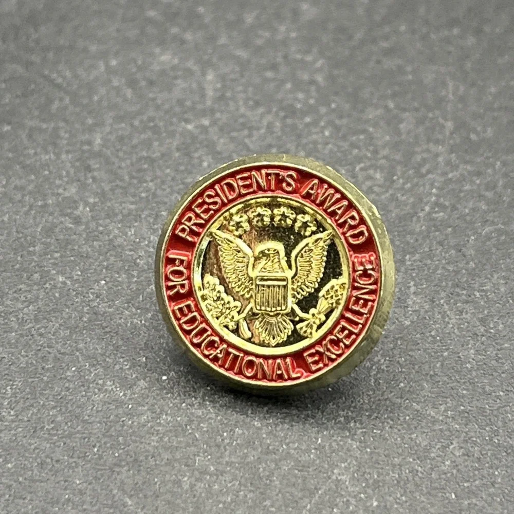 President's Award For Educational‎ Excellence Lapel Hat Pin